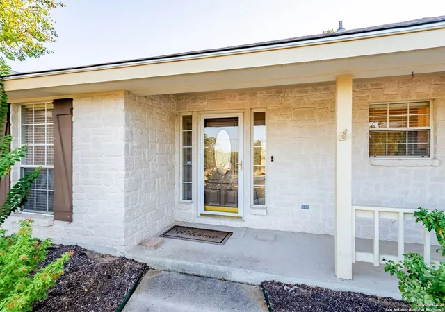 Photo 3 of Sale Pending at 1213 Hillside Oaks Dr, La Vernia, TX 78121 | MLS# 1907198 | Listing updated on 2025-12-15