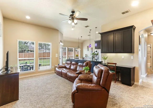 Photo 4 of Sale Pending at 124 Ridgecrest, Floresville, TX 78114 | MLS# 1907223 | Listing updated on 2025-12-29