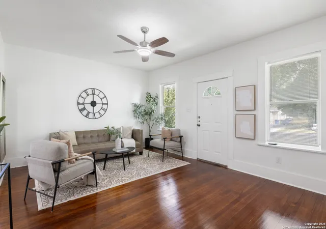 Photo 1 of Single family home for sale at 1032 W Kings Hwy, San Antonio, TX 78201 | MLS# 1907242 | Listing updated on 2025-11-07