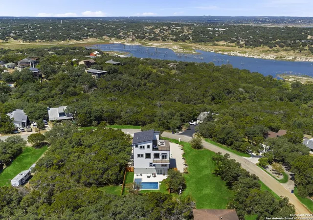 Photo 2 of Single family home for sale at 3140 Westview, Canyon Lake, TX 78133 | MLS# 1907250 | Listing updated on 2025-11-16