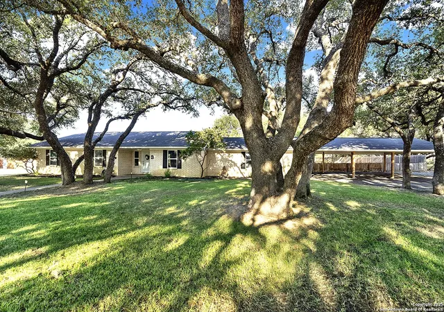 Photo 1 of Sale Pending at 3 Quail Hollow, Pleasanton, TX 78064 | MLS# 1907262 | Listing updated on 2025-10-17