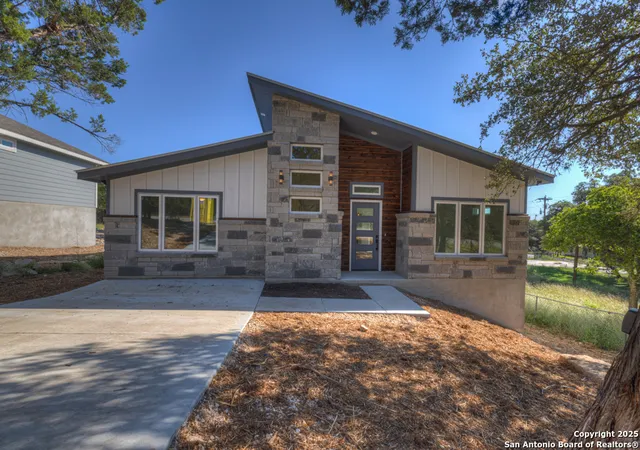 Photo 1 of Sale Pending at 2549 Grandview, Canyon Lake, TX 78133 | MLS# 1907287 | Listing updated on 2026-02-24