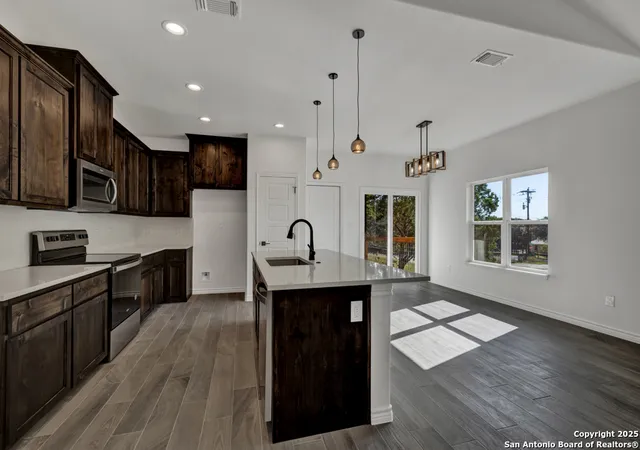Photo 2 of Sale Pending at 2549 Grandview, Canyon Lake, TX 78133 | MLS# 1907287 | Listing updated on 2026-02-24