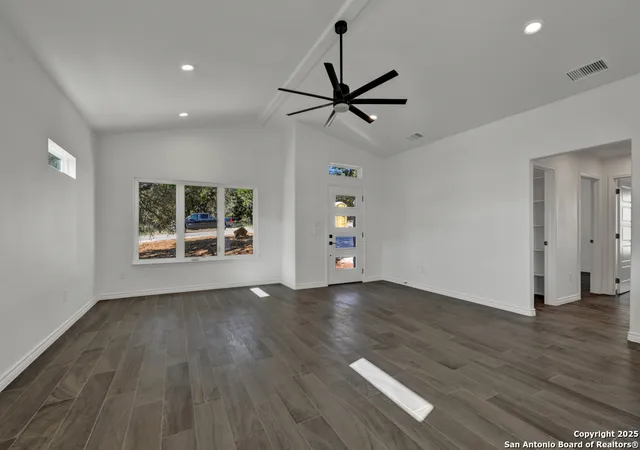 Photo 4 of Sale Pending at 2549 Grandview, Canyon Lake, TX 78133 | MLS# 1907287 | Listing updated on 2026-02-24