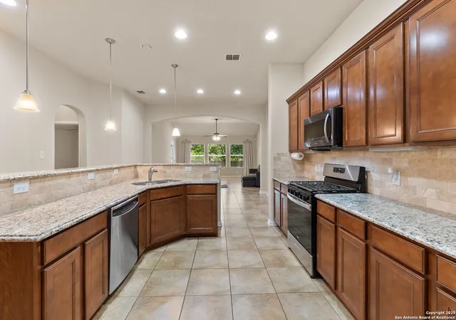 Photo 3 of Single family home for sale at 10728 Barnsford Ln, Helotes, TX 78023 | MLS# 1907402 | Listing updated on 2025-12-31