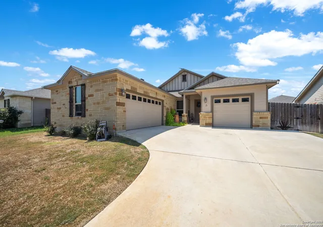 Photo 3 of Sale Pending at 233 Iron Gate, Pleasanton, TX 78064 | MLS# 1907408 | Listing updated on 2026-01-06