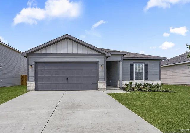 Photo 1 of Single family home for sale at 16012 Stratford Cove, Lytle, TX 78052 | MLS# 1907447 | Listing updated on 2025-12-09