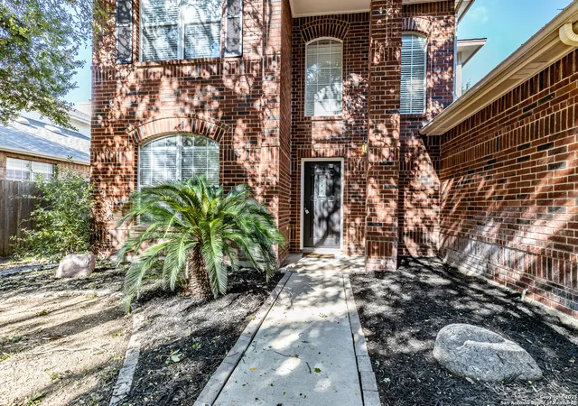 Photo 4 of Single family home for sale at 16615 Raven Glenn, San Antonio, TX 78248 | MLS# 1907458 | Listing updated on 2025-09-23
