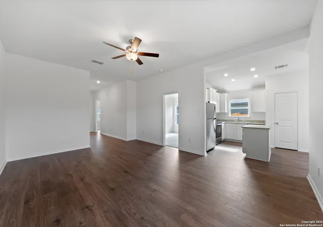 Photo 3 of Single family home for sale at 16024 Stratford Cove, Lytle, TX 78052 | MLS# 1907473 | Listing updated on 2025-12-22