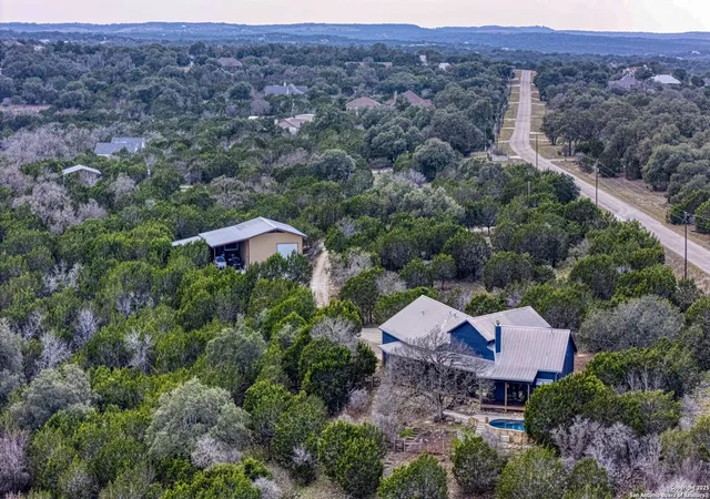 Photo 3 of Sale Pending at 124 Hoskins Trl, Boerne, TX 78006 | MLS# 1907505 | Listing updated on 2025-12-28
