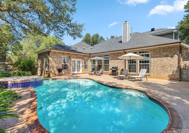 Photo 1 of Sale Pending at 11 Weyfield, San Antonio, TX 78248 | MLS# 1907516 | Listing updated on 2025-10-23