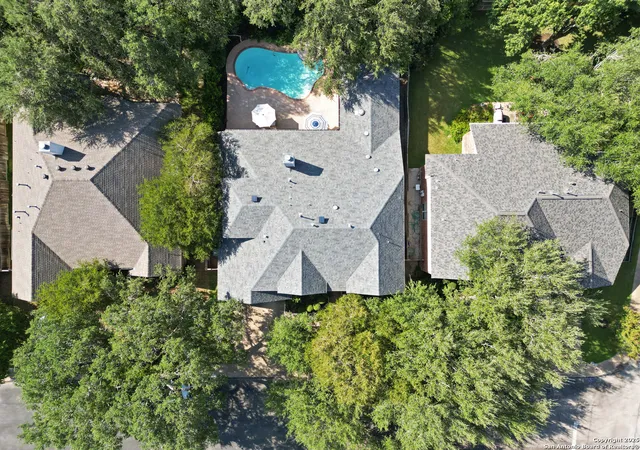 Photo 2 of Sale Pending at 11 Weyfield, San Antonio, TX 78248 | MLS# 1907516 | Listing updated on 2025-10-23