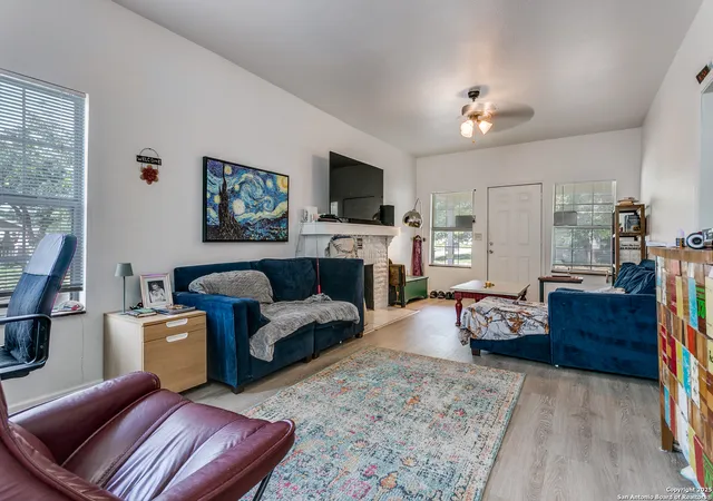 Listing Photo 4 - Condo for sale in building located at 646 Avant, San Antonio, TX 78210