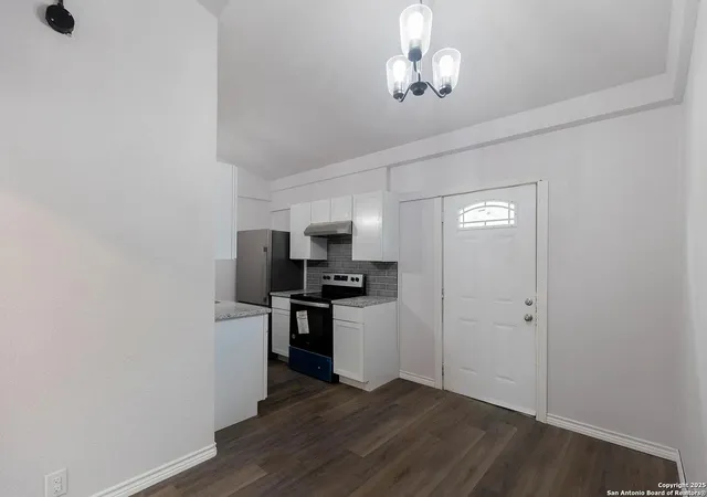 Photo 2 of Single family home for sale at 1402 Edris, San Antonio, TX 78224 | MLS# 1907543 | Listing updated on 2025-11-01