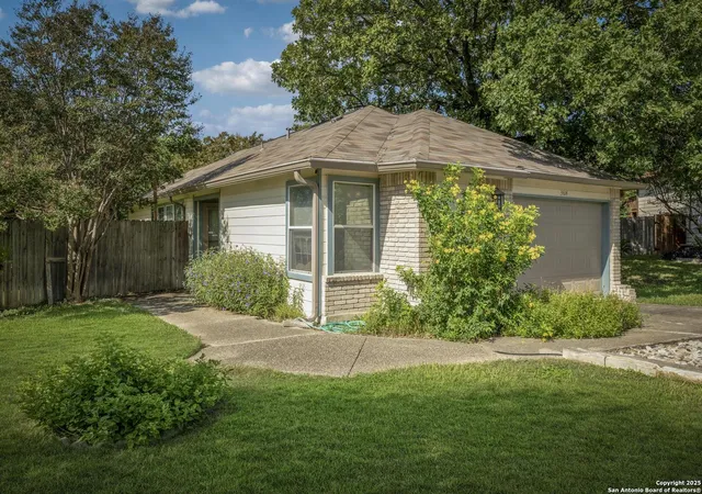 Photo 3 of Sale Pending at 3614 Ridge Country, San Antonio, TX 78247 | MLS# 1907555 | Listing updated on 2025-12-18