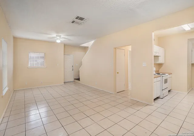 Photo 3 of Sale Pending at 7601 Windsor Oaks, San Antonio, TX 78239 | MLS# 1907562 | Listing updated on 2026-04-01