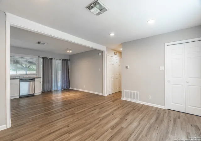 4th image of 1005-07 Boling Brook St, San Antonio, TX 78245 | MLS# 1907571