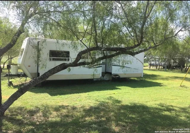 4th image of 1197 Fm 2443, Kenedy, TX 78119 | MLS# 1907584