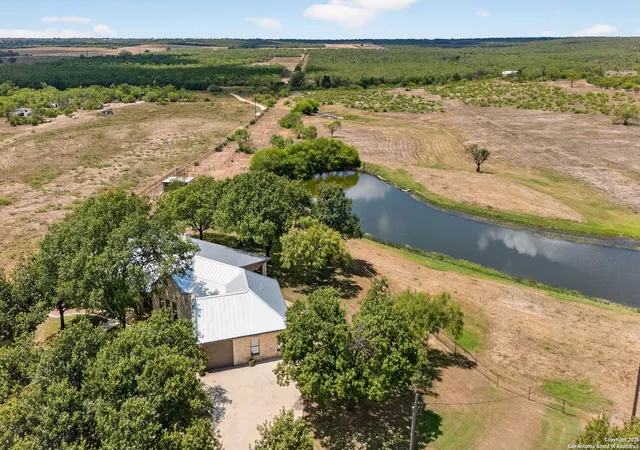 Photo 1 of Single family home for sale at 2220 Fm 1343, Devine, TX 78016 | MLS# 1907587 | Listing updated on 2026-06-30