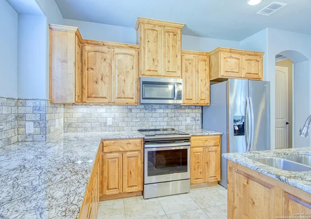 Photo 2 of Single family home for sale at 108 Parkcrest, Floresville, TX 78114 | MLS# 1907590 | Listing updated on 2025-12-08