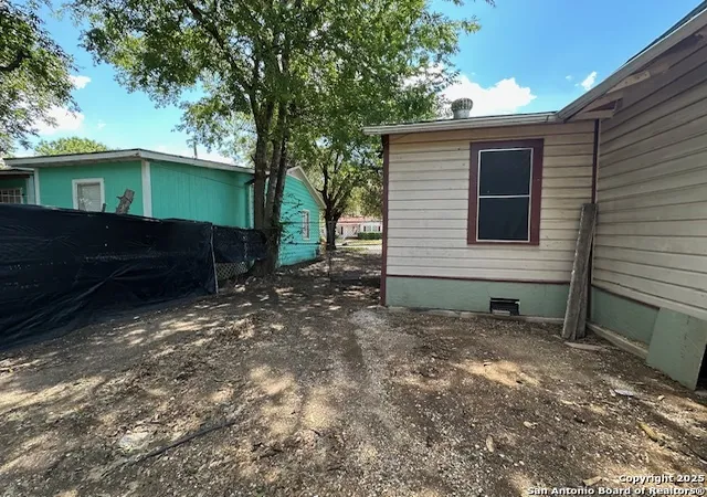 Photo 3 of Sale Pending at 347 Carroll St, San Antonio, TX 78225 | MLS# 1907628 | Listing updated on 2025-10-16