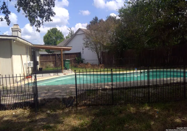 Photo 4 of Sale Pending at 16603 Boulder Ridge, San Antonio, TX 78247 | MLS# 1907653 | Listing updated on 2025-09-24