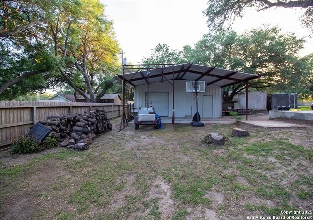 20th image of 33 Encino Loma, Beeville, TX 78102 | MLS# 1907672