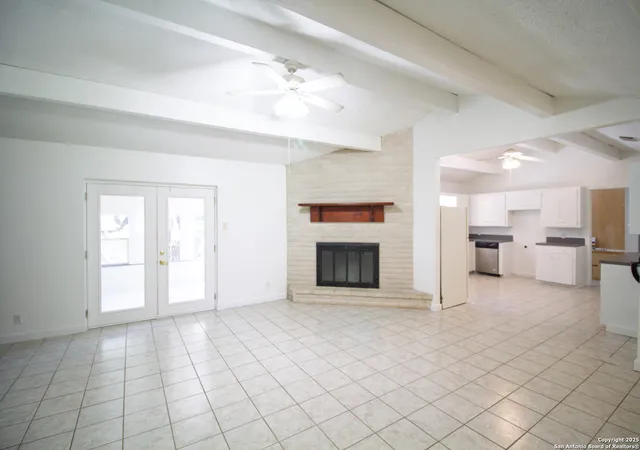 4th image of 33 Encino Loma, Beeville, TX 78102 | MLS# 1907672