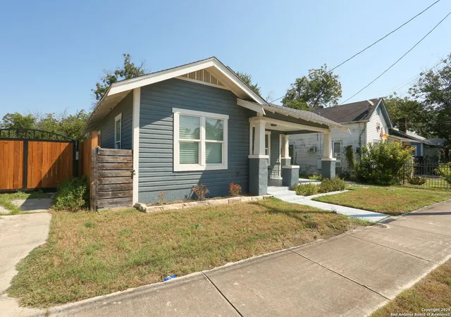 Photo 3 of Sale Pending at 335 Helena St, San Antonio, TX 78204 | MLS# 1907715 | Listing updated on 2025-10-30