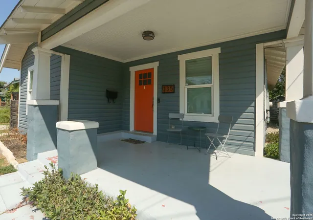 Photo 3 of Sale Pending at 335 Helena St, San Antonio, TX 78204 | MLS# 1907715 | Listing updated on 2025-10-30