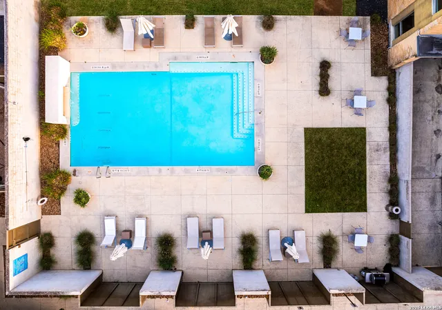 2nd image of 1115 S Alamo, San Antonio, TX 78210