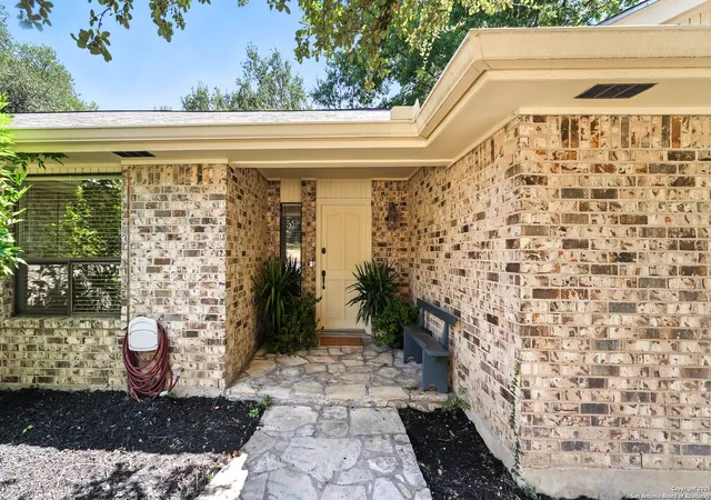 4th image of 530 Oakwood, New Braunfels, TX 78130 | MLS# 1907809