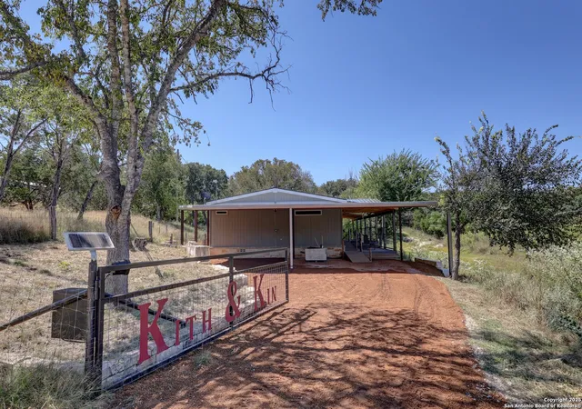 Photo 3 of Sale Pending at 1505 Katy Ln, Kerrville, TX 78028 | MLS# 1907838 | Listing updated on 2026-04-10