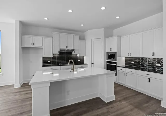 2nd image of 201 Lac Leman, New Braunfels, TX 78130 | MLS# 1907889