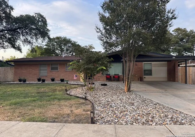 Photo 4 of Single family home for sale at 362 Springwood, San Antonio, TX 78216 | MLS# 1907906 | Listing updated on 2025-11-27