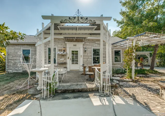 Photo 3 of Sale Pending at 342 Alexander Hamilton, San Antonio, TX 78228 | MLS# 1907951 | Listing updated on 2026-08-18