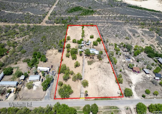 3rd image of 1390 Windmill, Uvalde, TX 78801 | MLS# 1907964