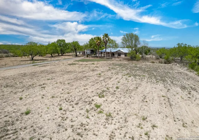 44th image of 1390 Windmill, Uvalde, TX 78801 | MLS# 1907964