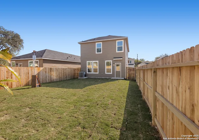 Photo 3 of Sale Pending at 4527 Otra Dr, San Antonio, TX 78222 | MLS# 1907980 | Listing updated on 2026-01-23