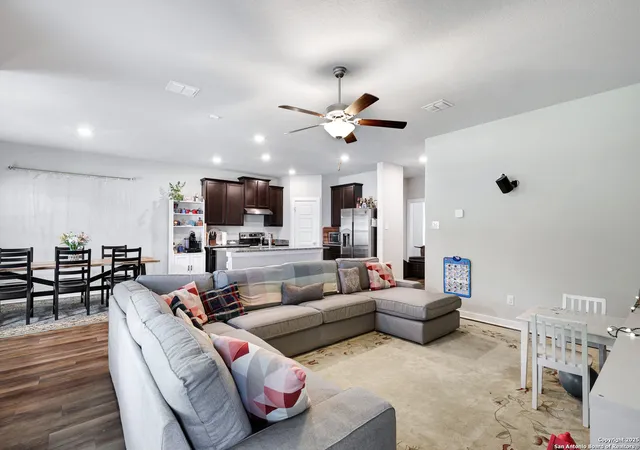 Photo 4 of Single family home for sale at 6803 Emerald Vly, San Antonio, TX 78242 | MLS# 1908004 | Listing updated on 2025-09-27