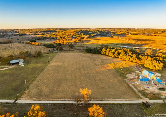 18th image of 326 Lehne Ln, Fredericksburg, TX 78624 | MLS# 1908020