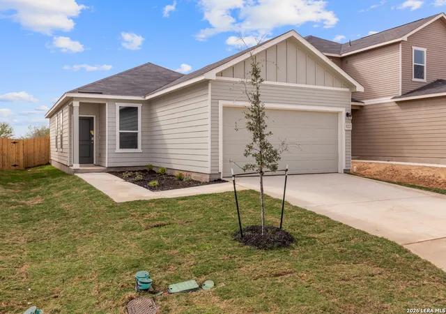 Photo 4 of Sale Pending at 5222 Big Oak Run, Elmendorf, TX 78112 | MLS# 1908046 | Listing updated on 2026-03-31