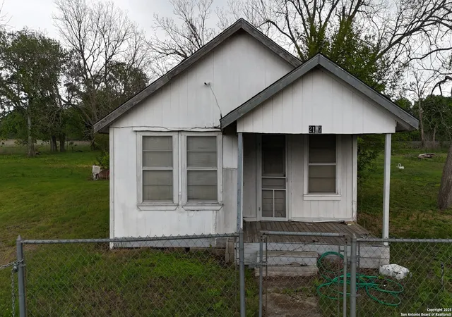 3rd image of 2197 Fm 1984, Maxwell, TX 78656 | MLS# 1908067
