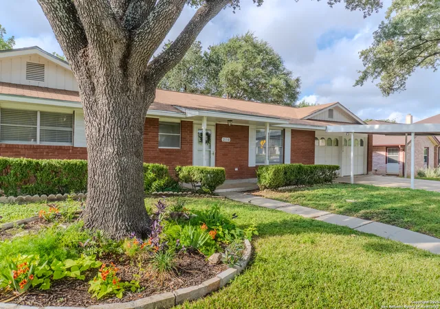 Photo 3 of Single family home for sale at 210 Downshire, San Antonio, TX 78216 | MLS# 1908110 | Listing updated on 2026-08-01