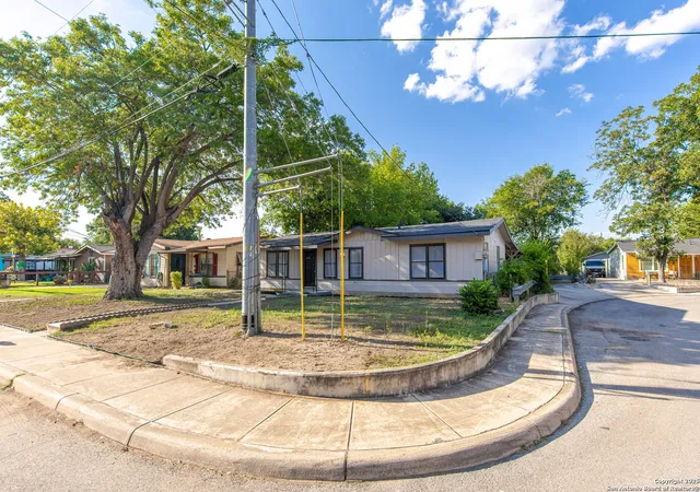 Photo 3 of Single family home for sale at 403 Ranmar, San Antonio, TX 78214 | MLS# 1908123 | Listing updated on 2025-11-18