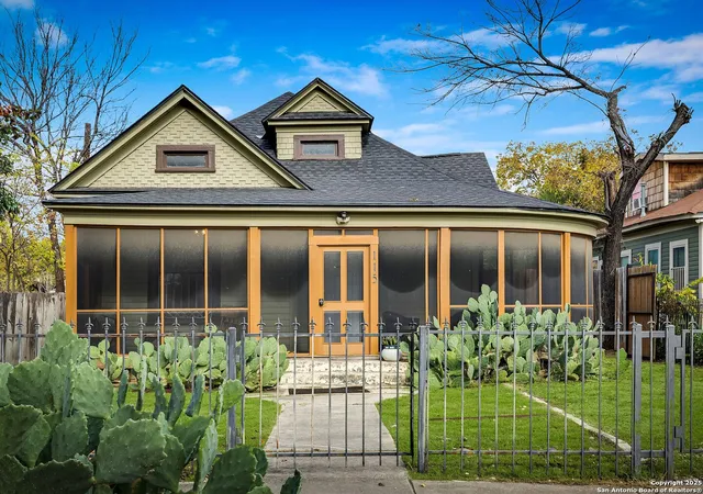 Photo 3 of Single family home for sale at 115 E Courtland Pl, San Antonio, TX 78212 | MLS# 1908133 | Listing updated on 2026-07-26