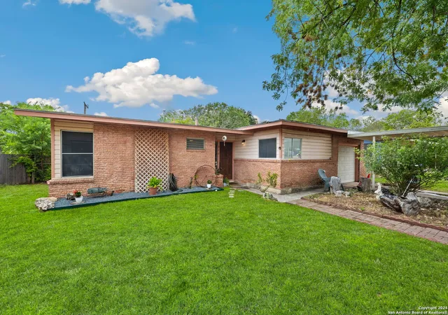 Photo 1 of Single family home for sale at 310 Radiance Dr, San Antonio, TX 78218 | MLS# 1908162 | Listing updated on 2025-09-27