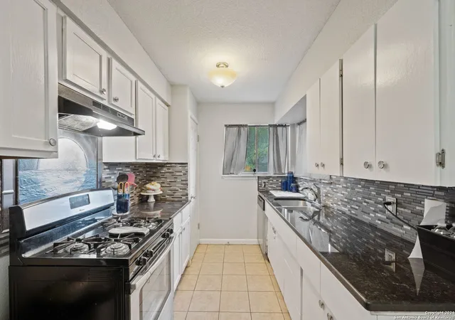 Photo 3 of Single family home for sale at 310 Radiance Dr, San Antonio, TX 78218 | MLS# 1908162 | Listing updated on 2025-09-27
