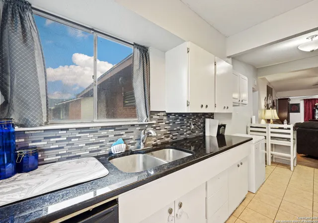 Photo 4 of Single family home for sale at 310 Radiance Dr, San Antonio, TX 78218 | MLS# 1908162 | Listing updated on 2025-09-27