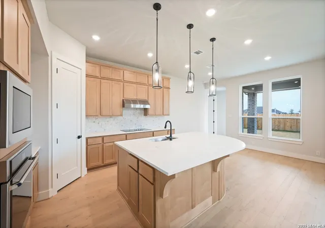 Photo 3 of Sale Pending at 152 Lacey Oak, Castroville, TX 78009 | MLS# 1908169 | Listing updated on 2026-04-03